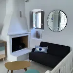 La Maison De Bella Lefkes (Paros)