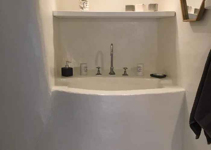 La Maison De Bella Lefkes (Paros)