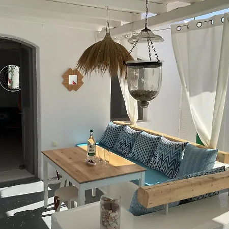 La Maison De Bella Lefkes (Paros)