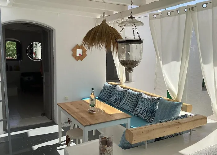 La Maison De Bella Lefkes (Paros)